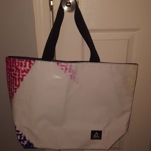 Rareform Tote